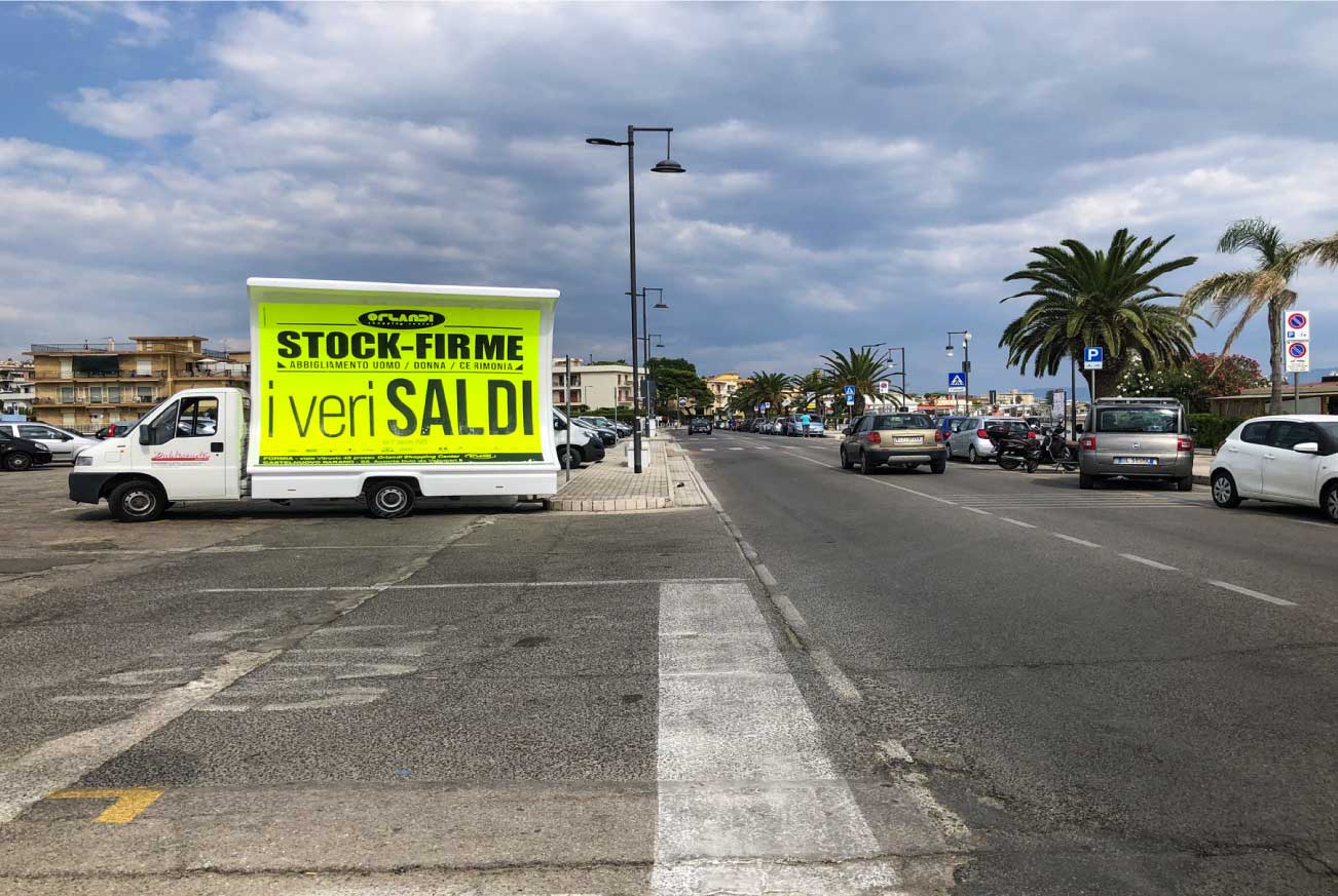 Camion vela per Orlandi Abbigliamento